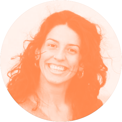 Judith profesora de yoga por el instituto europeo de yoga.